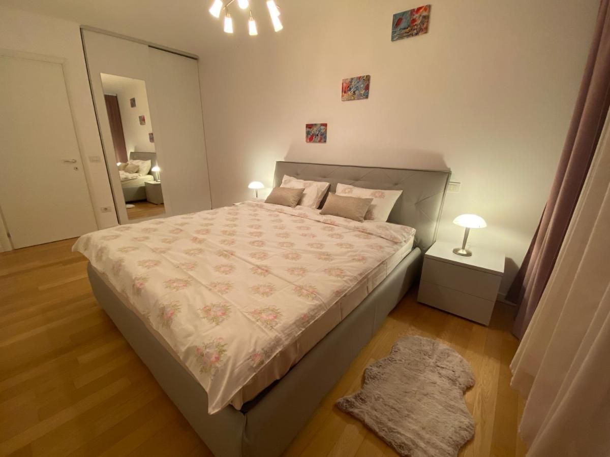 Central Apartment Temeşvar Dış mekan fotoğraf